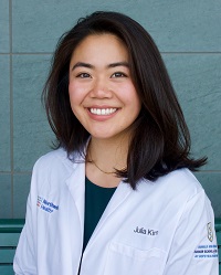 Headshot of medical student Julia Kim